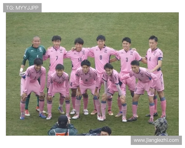 上海足球队在世界锦标赛中的拼搏历程与荣耀时刻回顾 上海足球队在世界锦标赛中的拼搏历程与荣耀时刻回顾