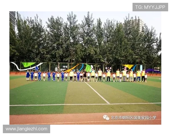 上海足球队荣登足球团队协作排行榜首位展现卓越团队精神与合作能力 上海足球队荣登足球团队协作排行榜首位展现卓越团队精神与合作能力