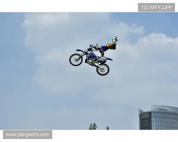 北京极限运动队在世界攀岩锦标赛中的逆袭之旅与荣耀时刻回顾 北京极限运动队在世界攀岩锦标赛中的逆袭之旅与荣耀时刻回顾