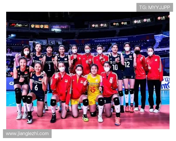 南京排球队与重庆排球队赛后复盘分析双方状态及表现对比