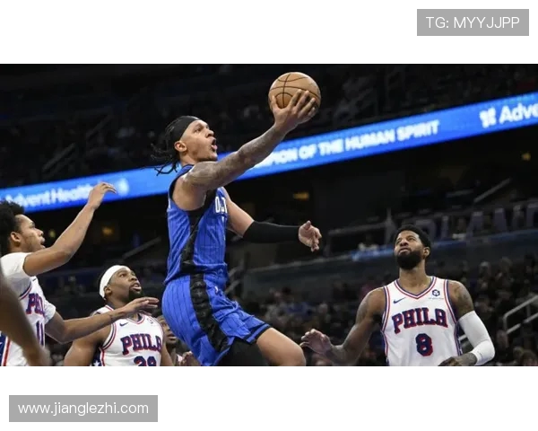 季前赛激战76人对决魔术双方球星表现引人注目精彩瞬间回顾