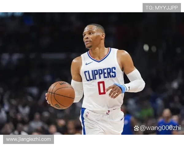 拉塞尔威斯布鲁克的篮球传奇与职业生涯的辉煌瞬间回顾 拉塞尔威斯布鲁克的篮球传奇与职业生涯的辉煌瞬间回顾