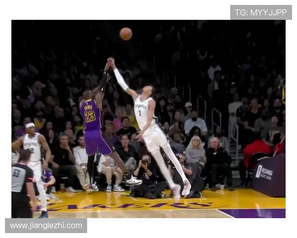 文班亚马首场比赛表现亮眼五次盖帽并成功隔扣字母哥引发热烈讨论