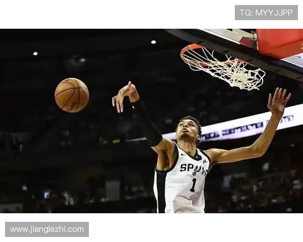 文班亚马首场比赛表现惊艳五次盖帽与字母哥隔扣引发热烈讨论 文班亚马首场比赛表现惊艳五次盖帽与字母哥隔扣引发热烈讨论